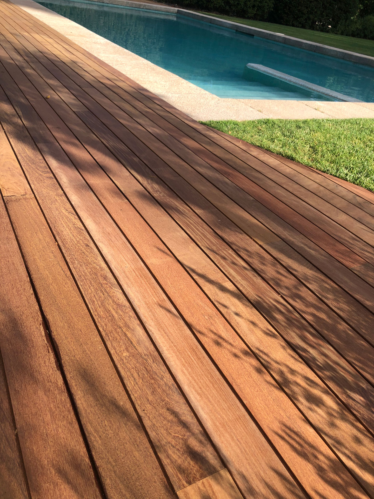 Tarima de madera natural de iroko, somos fabricantes TPI